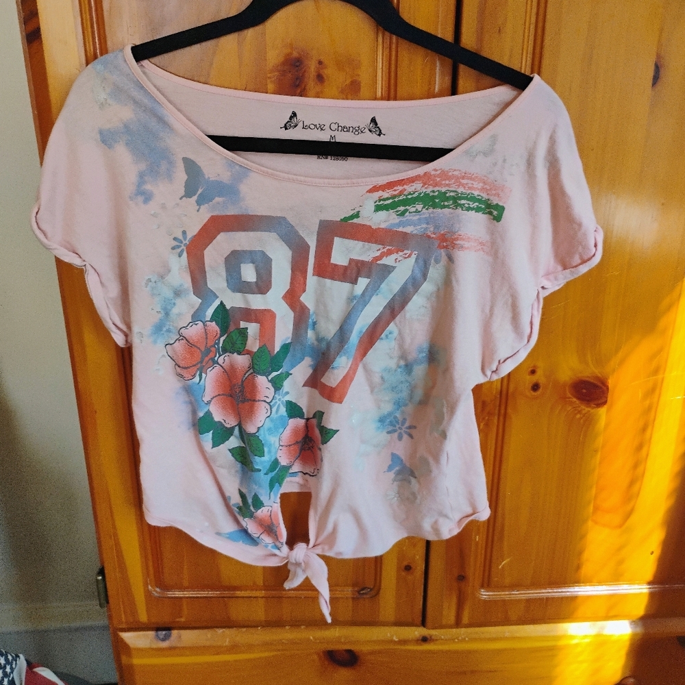 Women’s Short Sleeve Pink Graphic Tie-Front Tee
